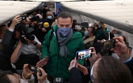 Alexei Navalnîi a ales să se întoarcă în Rusia. A fost arestat cum a aterizat la Moscova (VIDEO)