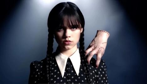 „Wednesday”, serialul Netflix despre fiica din „Familia Addams”, a fost filmat în România (VIDEO)