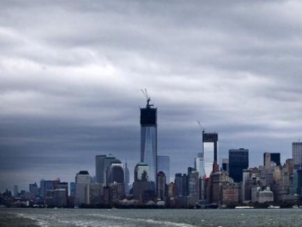 Stare de urgenţă în New York, înaintea sosirii uraganului Sandy: Transportul în comun oprit, iar oamenii stau la cozi pentru provizii