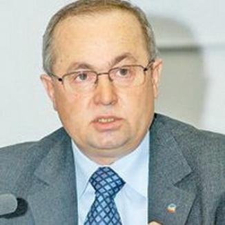Directorul bihorean al Electrica, Nicolae Coroiu, urmărit penal pentru contracte cu "băieţii deştepţi"