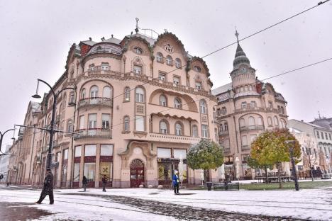 Fulgi peste Oradea. Continuă pregătirile de sărbătoare în centrul orașului (FOTO)
