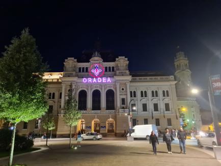 Surprize în Oradea, la Noaptea Muzeelor: Proiecții laser, personaje în Casa Darvas – La Roche și militari la Muzeul Țării Crișurilor (FOTO / VIDEO)