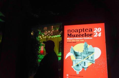 Noaptea Muzeelor a scos orădenii din case: 'A ţinut prea puţin' (FOTO/VIDEO)