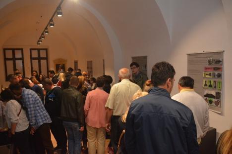 Noaptea muzeelor a atras un număr record de vizitatori în Oradea. Cozi de zeci de metri la noul sediu al MȚC (FOTO)