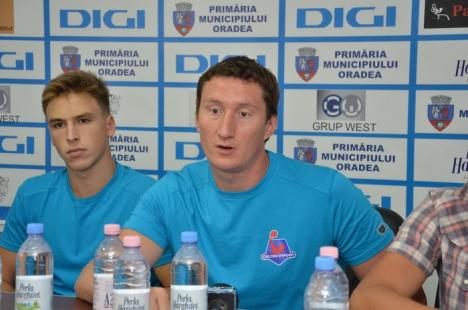 Înainte de debutul noului sezon oficial, echipa orădeană de polo CSM Digi şi-a prezentat noile achiziţii (FOTO)