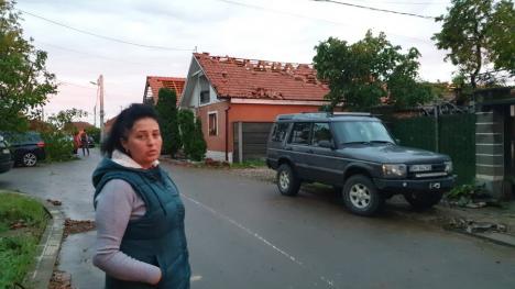 Prăpăd după furtună, în Bihor: Zeci de case cu acoperişuri distruse, copaci puşi la pământ şi inundaţii (FOTO / VIDEO)