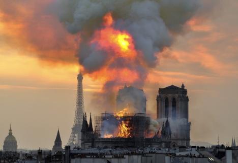 O companie românească donează un milion de euro pentru Notre Dame. Vezi ce sume uriașe donează miliardarii francezi