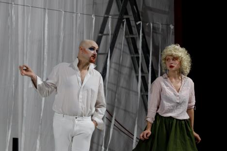Comedie de Revelion: Teatrul Szigligeti a pregătit 'Nunta lui Figaro sau o zi nebună' (FOTO)