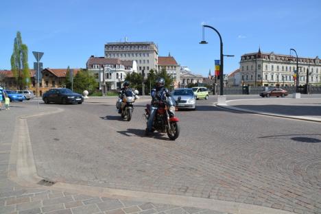 Cu motoarele turate, la Primărie: Sezonul motociclistic a fost deschis la Oradea cu o nuntă de bikeri (FOTO/VIDEO)