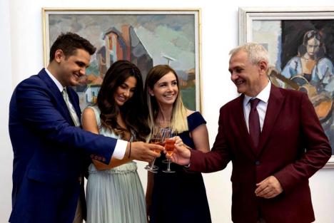 Nunta lui Dragnea junior: Protestatarii s-au pus în calea invitaţilor la Palatul Snagov (FOTO)