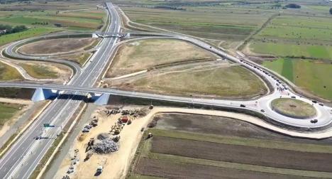 „Record” amar: România a trecut de borna primilor 1.000 km de autostradă. Se circulă pe „ciotul” dintre Nușfalău și Suplacu de Barcău (VIDEO)