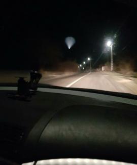 Oare ce-o fi? Obiect luminos neidentificat pe cerul Bihorului (FOTO/VIDEO)