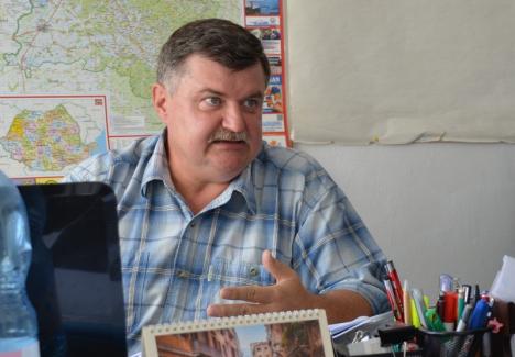 Sancţionat cu angajare: Fostul şef al Salubri Aleşd se angajează la Primăria Oradea!