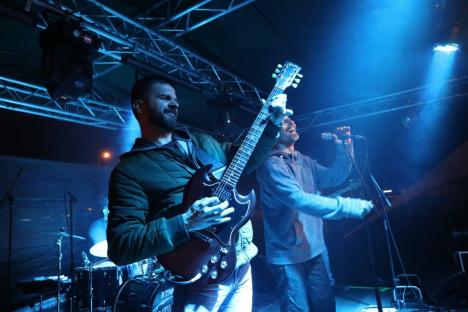 Petrecere pe cinste la OctoBerFest, cu Fraţii Jdieri şi o trupă rock din Serbia (FOTO / VIDEO)
