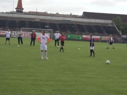 Foşti fotbalişti bihoreni şi invitaţi din Ungaria au participat la prima ediţie a Cupei Old-Boys la Oradea (FOTO)