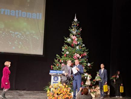 Trei olimpici din Bihor, premiați de Ministerul Educației, într-o gală dedicată lor (FOTO/VIDEO)