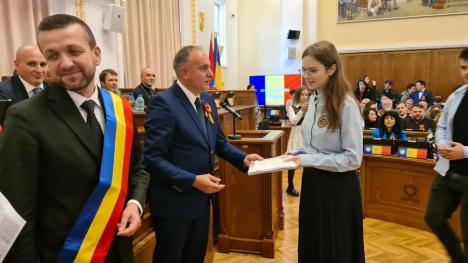 „Viitorul orașului Oradea arată foarte bine”: Cei mai buni elevi din municipiu, premiați la Primărie (FOTO/VIDEO)