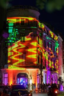 Cetate în lumină: One Night Gallery, un nou eveniment plin de culoare și fantezie, cu video mapping, spectacole de lumini și expoziții de artă 3D în Oradea (FOTO/VIDEO)