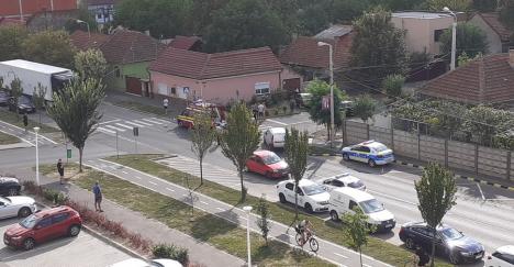 Accident pe strada Oneștilor din Oradea: Un bărbat a fost lovit de mașină pe trecerea de pietoni (FOTO)