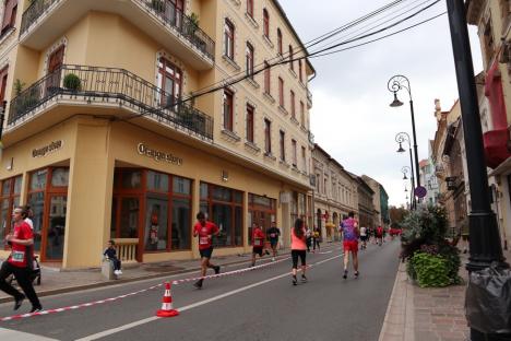 'Rupe asfaltul!”: Peste 500 de sportivi s-au întrecut prin centrul orașului, la Oradea City Running Day (FOTO)