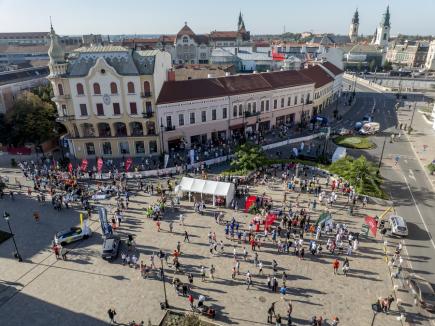 Oradea City Running Day: Alergători în locul mașinilor, duminică, în oraș (FOTO/VIDEO)