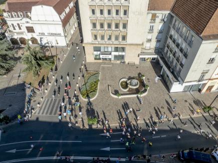 Oradea City Running Day: Alergători în locul mașinilor, duminică, în oraș (FOTO/VIDEO)