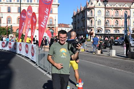 Oradea City Running Day: Alergători în locul mașinilor, duminică, în oraș (FOTO/VIDEO)