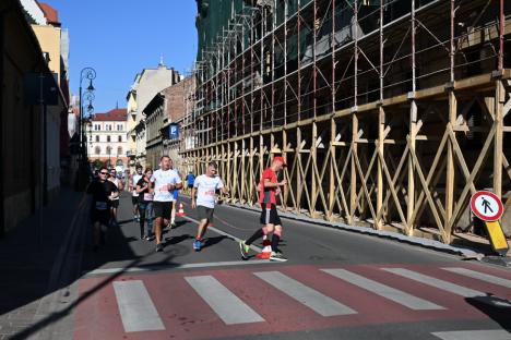 Oradea City Running Day: Alergători în locul mașinilor, duminică, în oraș (FOTO/VIDEO)