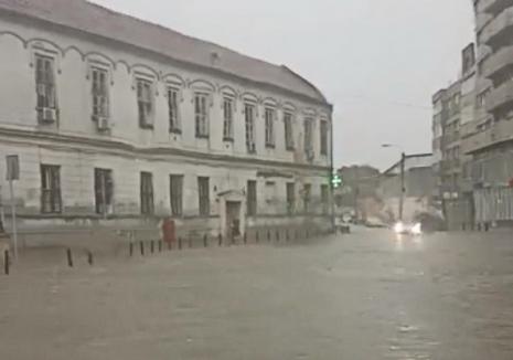 Cod portocaliu de furtună, inclusiv în Oradea: Mai multe străzi au fost inundate (FOTO)