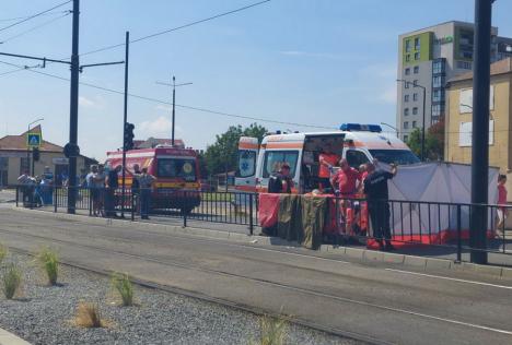 Un bărbat a murit în zona centrală a Oradiei. A căzut pe stradă, iar echipajele medicale au încercat în zadar să-l resusciteze