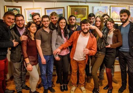 Oradea în zig-zag: Un grup de tineri moldoveni au umplut o carte cu poveşti despre oamenii şi locurile de la noi