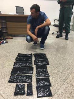 Orădean prins cu 5 kilograme de cocaină pe un aeroport internaţional din Cambodgia. Riscă închisoarea pe viaţă! (FOTO)