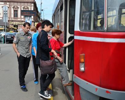Cum circulă tramvaiele şi autobuzele de Paşte