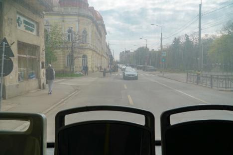 Oradea Transport Lent: O călătorie Nufărul - Gară durează aproape o oră, poți ajunge mai repede pe jos! (FOTO / VIDEO)