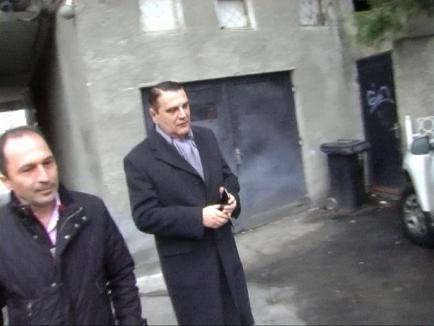 Fostul ministru al Transporturilor, Ovidiu Silaghi, a fost audiat patru ore de procurorii DNA Oradea (FOTO)