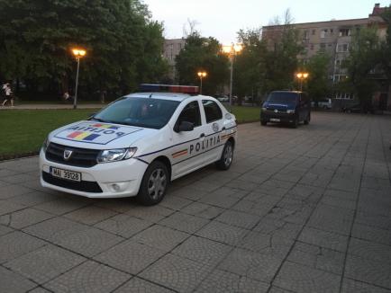 Pachet suspect, detonat în Parcul 1 Decembrie din Oradea! (FOTO)
