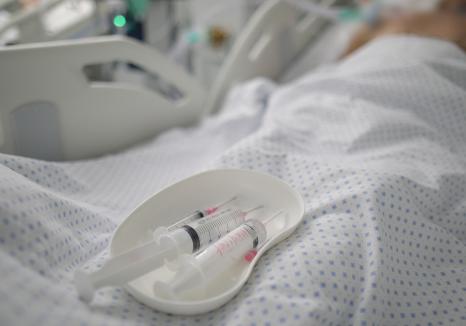 O bihoreancă infectată cu virusul West Nile a murit la Spitalul Judeţean din Oradea