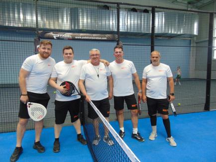 Mai mult decât un turneu: angajații NBI Industrial Oradea au construit spiritul de echipă pe terenul de padel (FOTO)