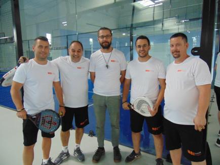 Mai mult decât un turneu: angajații NBI Industrial Oradea au construit spiritul de echipă pe terenul de padel (FOTO)