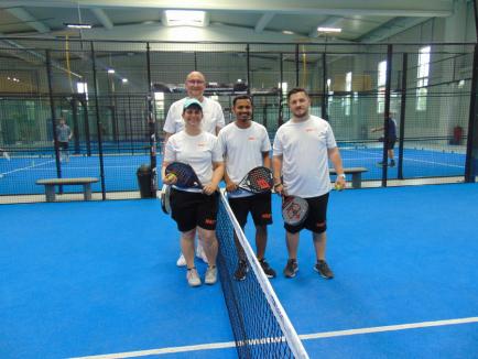 Mai mult decât un turneu: angajații NBI Industrial Oradea au construit spiritul de echipă pe terenul de padel (FOTO)