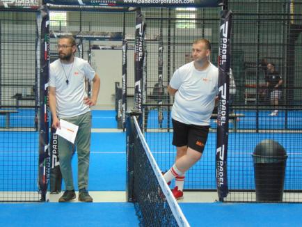 Mai mult decât un turneu: angajații NBI Industrial Oradea au construit spiritul de echipă pe terenul de padel (FOTO)