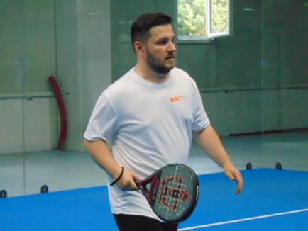 Mai mult decât un turneu: angajații NBI Industrial Oradea au construit spiritul de echipă pe terenul de padel (FOTO)