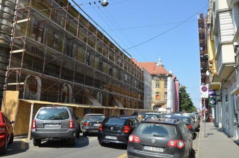 Palate înviate: Două dintre cele mai importante palate ale Oradiei, Stern şi Moskovits Miksa, au intrat, în sfârşit, în renovare (FOTO)