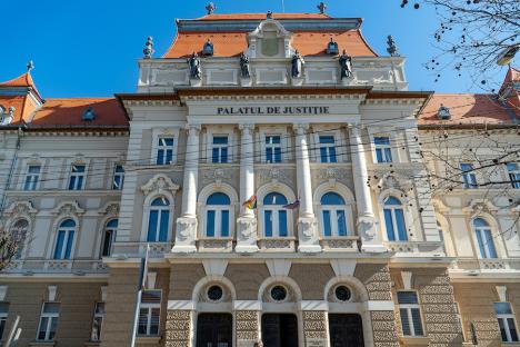 Justiție fierbinte: În palatul administrat de Curtea de Apel Oradea justițiabilii „fierb” în suc propriu!