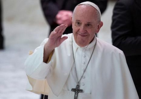 Papa Francisc susține parteneriatele civile între persoanele homosexuale: 'Sunt copiii Domnului şi au dreptul la familie'