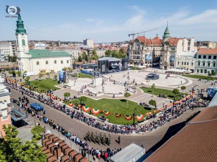 Centenar din dronă: Cum s-a văzut din aer parada militară organizată în centrul Oradiei (FOTO)