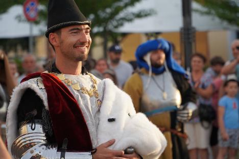 Atenție, vin cavalerii! Noi restricții de circulație în Oradea, unele cauzate de Festivalul Medieval