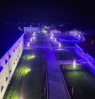 Pregătiți de sărbători: Noul parc din Cociuba Mare a fost decorat cu ghirlande luminoase (FOTO / VIDEO)