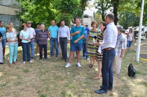 Donaţie de 50.000 lei. Americanii au inaugurat parcul amenajat în strada Aluminei (FOTO)