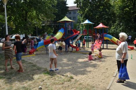 Donaţie de 50.000 lei. Americanii au inaugurat parcul amenajat în strada Aluminei (FOTO)